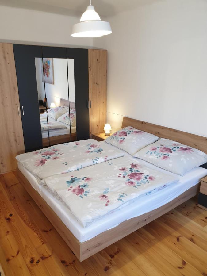 Apartman Central, Self Check In 24 H, Free Parking Банска-Бистрица Экстерьер фото